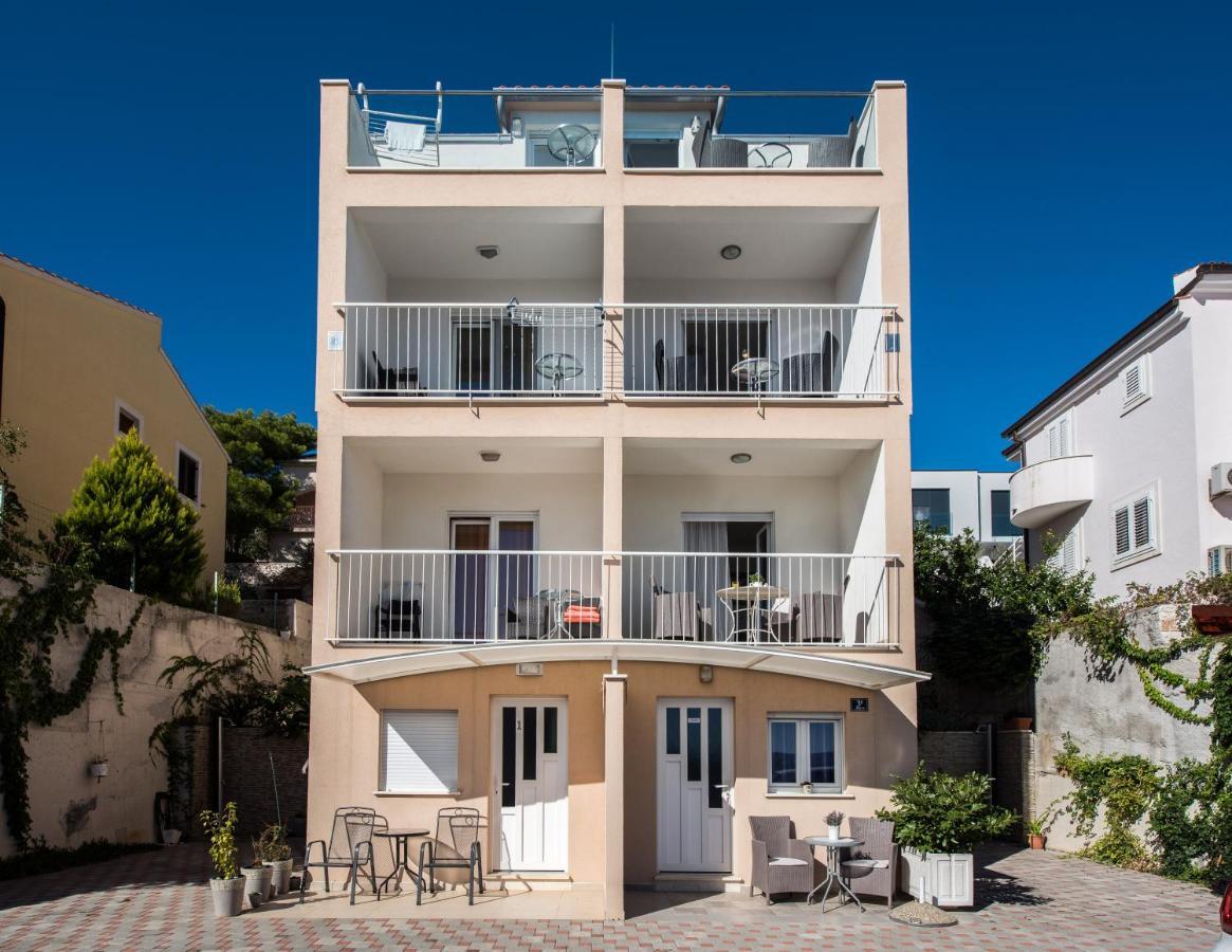 Apartments Amneris Trogir Eksteriør billede