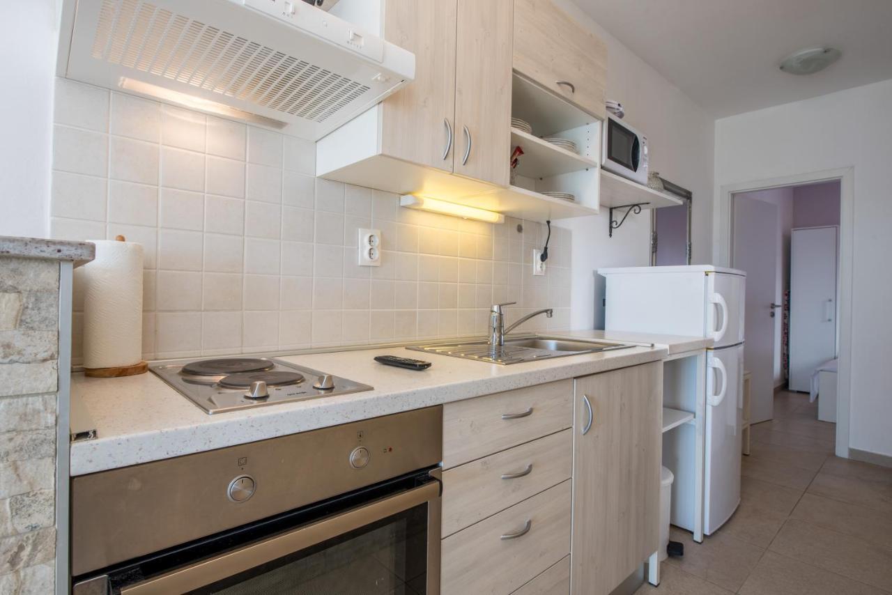 Apartments Amneris Trogir Eksteriør billede