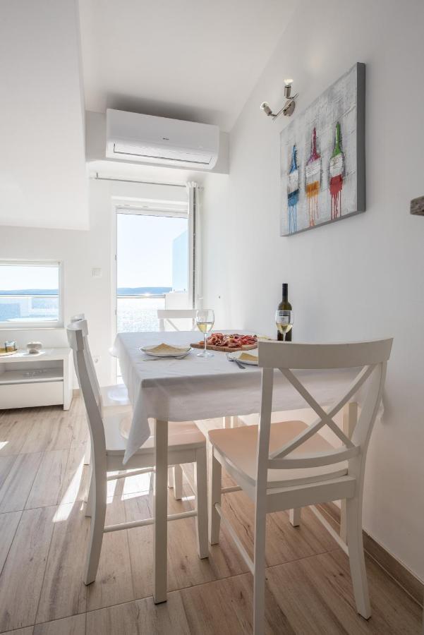 Apartments Amneris Trogir Eksteriør billede